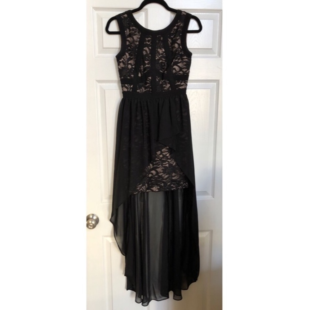 Morgan & Co. Black Lace Chiffon-Overlay Dress - Picture 3 of 8